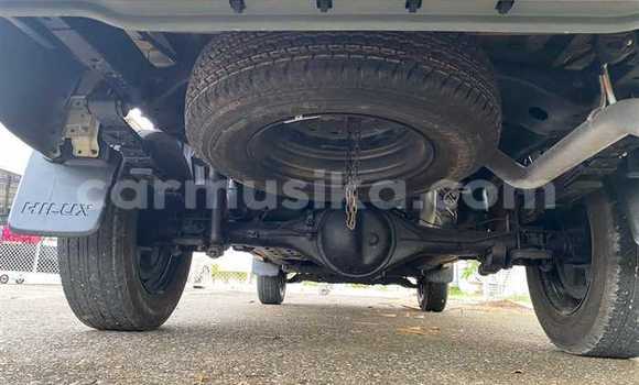 Nunua Ilio tumika Toyota Hiluxe Revo Nyeupe Gari ndani ya Beitbridge nchini Matabeleland Kusini Nunua Ilio tumika Toyota Hiluxe Revo Nyeupe Gari ndani ya Beitbridge nchini Matabeleland Kusini