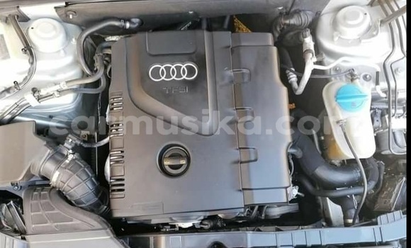 Acheter Occasion Voiture Audi A4 Gris à Beitbridge, Matabeleland South Acheter Occasion Voiture Audi A4 Gris à Beitbridge, Matabeleland South
