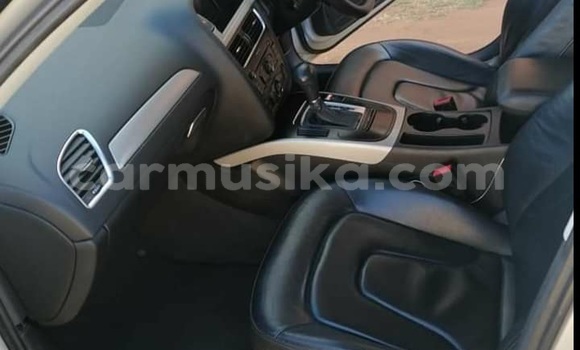 Acheter Occasion Voiture Audi A4 Gris à Beitbridge, Matabeleland South Acheter Occasion Voiture Audi A4 Gris à Beitbridge, Matabeleland South