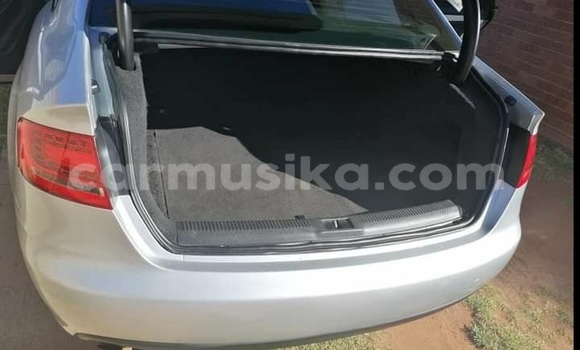 Acheter Occasion Voiture Audi A4 Gris à Beitbridge, Matabeleland South Acheter Occasion Voiture Audi A4 Gris à Beitbridge, Matabeleland South