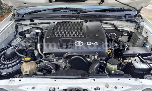 Tenga Tsaru Toyota Hilux Chena Mota in Beitbridge in Matabeleland South Tenga Tsaru Toyota Hilux Chena Mota in Beitbridge in Matabeleland South