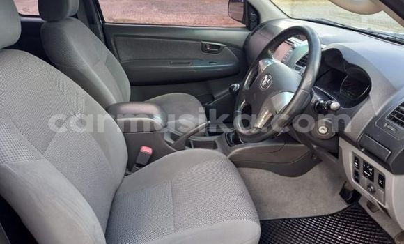 Tenga Tsaru Toyota Hilux Chena Mota in Beitbridge in Matabeleland South Tenga Tsaru Toyota Hilux Chena Mota in Beitbridge in Matabeleland South