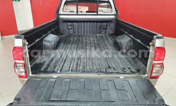 Nunua Ilio tumika Toyota Hilux Fedha Gari ndani ya Beitbridge nchini Matabeleland Kusini Nunua Ilio tumika Toyota Hilux Fedha Gari ndani ya Beitbridge nchini Matabeleland Kusini