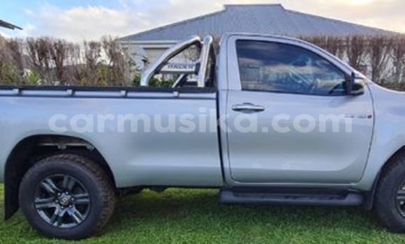 Buy Used Toyota Hilux Silver Car in Beitbridge in Matabeleland South Buy Used Toyota Hilux Silver Car in Beitbridge in Matabeleland South