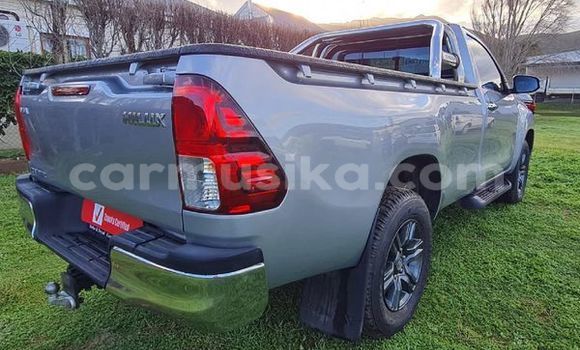 Buy Used Toyota Hilux Silver Car in Beitbridge in Matabeleland South Buy Used Toyota Hilux Silver Car in Beitbridge in Matabeleland South