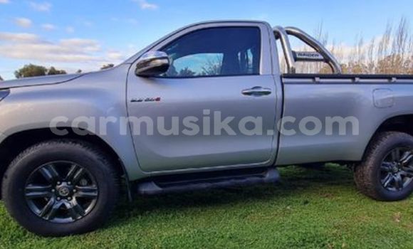 Buy Used Toyota Hilux Silver Car in Beitbridge in Matabeleland South Buy Used Toyota Hilux Silver Car in Beitbridge in Matabeleland South