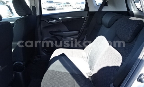 Nunua Ilio tumika Honda Fit Fedha Gari ndani ya Beitbridge nchini Matabeleland Kusini Nunua Ilio tumika Honda Fit Fedha Gari ndani ya Beitbridge nchini Matabeleland Kusini