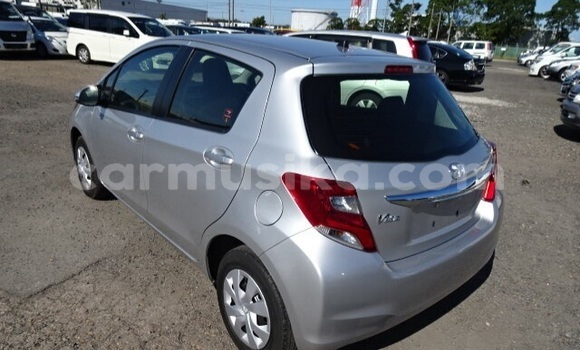 Buy Used Toyota Vitz Silver Car in Beitbridge in Matabeleland South Buy Used Toyota Vitz Silver Car in Beitbridge in Matabeleland South