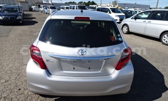 Buy Used Toyota Vitz Silver Car in Beitbridge in Matabeleland South Buy Used Toyota Vitz Silver Car in Beitbridge in Matabeleland South