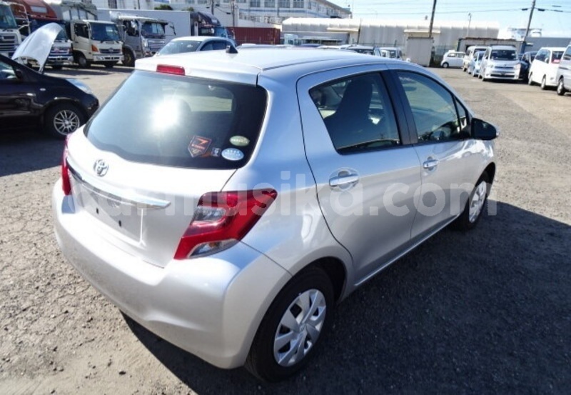 Big with watermark toyota vitz matabeleland south beitbridge 23559