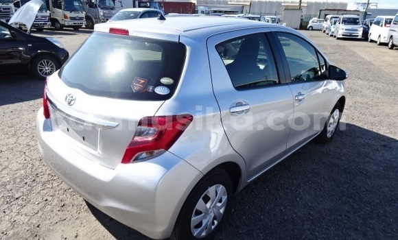 Buy Used Toyota Vitz Silver Car in Beitbridge in Matabeleland South Buy Used Toyota Vitz Silver Car in Beitbridge in Matabeleland South