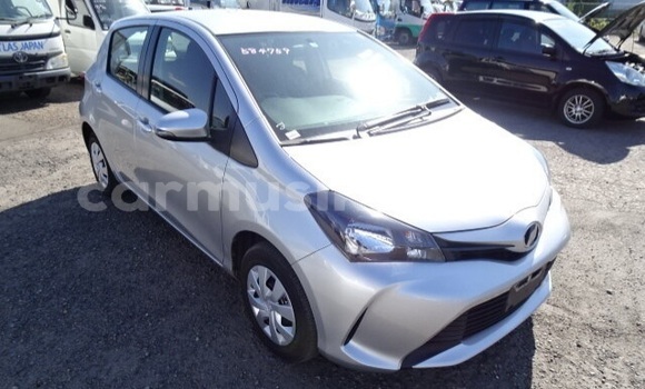 Buy Used Toyota Vitz Silver Car in Beitbridge in Matabeleland South Buy Used Toyota Vitz Silver Car in Beitbridge in Matabeleland South