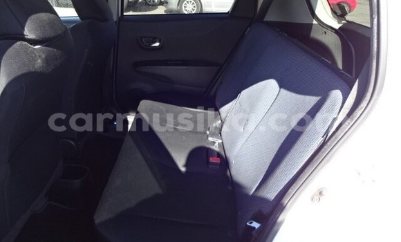 Buy Used Toyota Vitz Silver Car in Beitbridge in Matabeleland South Buy Used Toyota Vitz Silver Car in Beitbridge in Matabeleland South