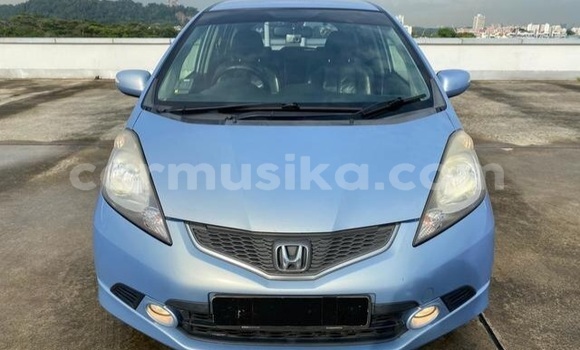 Buy Used Honda Fit White Car in Beitbridge in Matabeleland South Buy Used Honda Fit White Car in Beitbridge in Matabeleland South