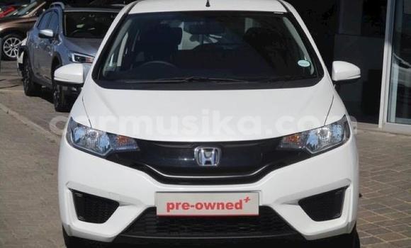 Buy Used Honda Fit White Car in Beitbridge in Matabeleland South Buy Used Honda Fit White Car in Beitbridge in Matabeleland South