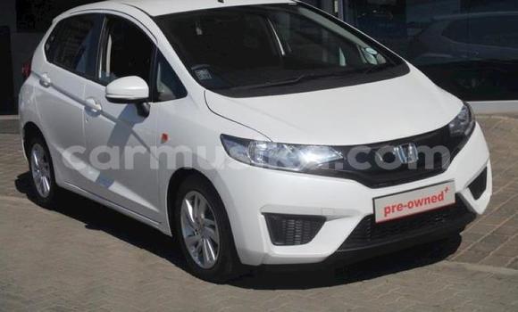Buy Used Honda Fit White Car in Beitbridge in Matabeleland South Buy Used Honda Fit White Car in Beitbridge in Matabeleland South
