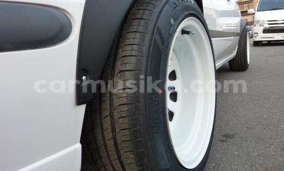 Buy Used Nissan Sunny White Car in Beitbridge in Matabeleland South Buy Used Nissan Sunny White Car in Beitbridge in Matabeleland South