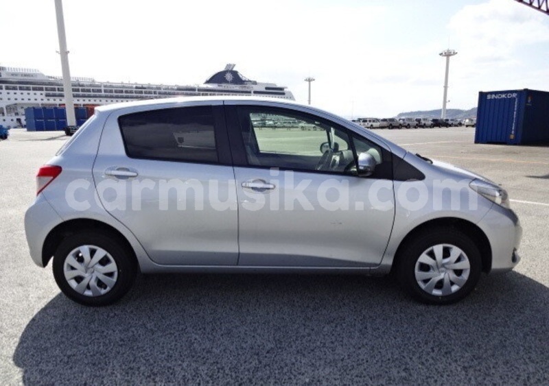 Big with watermark toyota vitz matabeleland south beitbridge 23587