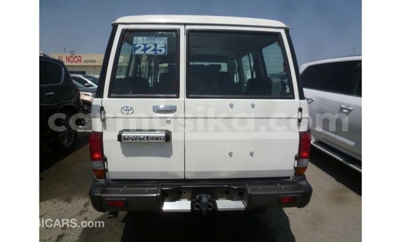 Buy Import Toyota Land Cruiser White Car in Import - Dubai in Harare Buy Import Toyota Land Cruiser White Car in Import - Dubai in Harare
