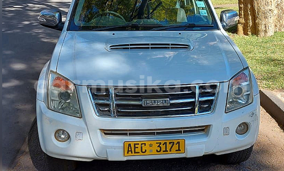 Tenga Tsaru Isuzu KB Chena Mota in Harare in Harare Tenga Tsaru Isuzu KB Chena Mota in Harare in Harare