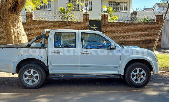 Tenga Tsaru Isuzu KB Chena Mota in Harare in Harare Tenga Tsaru Isuzu KB Chena Mota in Harare in Harare