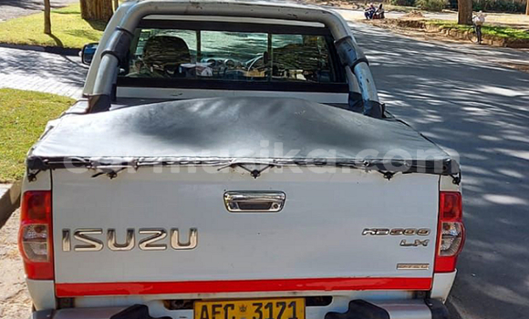 Tenga Tsaru Isuzu KB Chena Mota in Harare in Harare Tenga Tsaru Isuzu KB Chena Mota in Harare in Harare