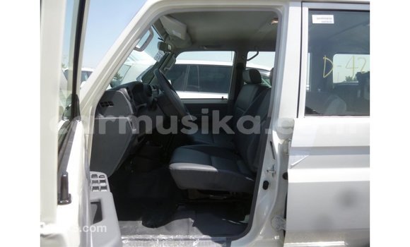 Buy Import Toyota Land Cruiser White Car in Import - Dubai in Harare Buy Import Toyota Land Cruiser White Car in Import - Dubai in Harare