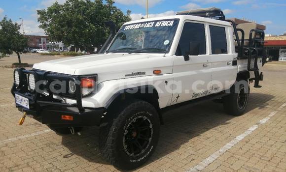 Buy Used Toyota Land Cruiser White Car in Harare in Harare Buy Used Toyota Land Cruiser White Car in Harare in Harare