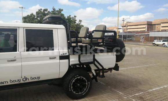 Buy Used Toyota Land Cruiser White Car in Harare in Harare Buy Used Toyota Land Cruiser White Car in Harare in Harare