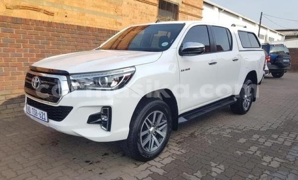 Buy Used Toyota Hilux White Car in Harare in Harare Buy Used Toyota Hilux White Car in Harare in Harare