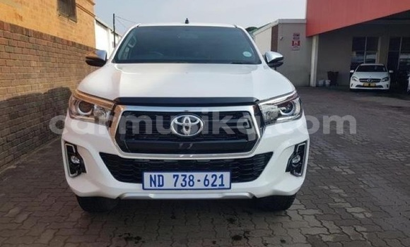 Buy Used Toyota Hilux White Car in Harare in Harare Buy Used Toyota Hilux White Car in Harare in Harare