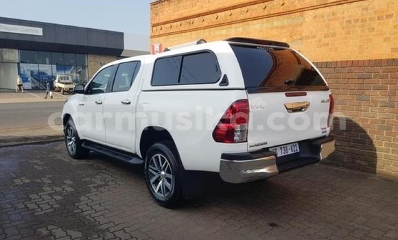 Buy Used Toyota Hilux White Car in Harare in Harare Buy Used Toyota Hilux White Car in Harare in Harare