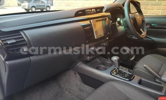 Buy Used Toyota Hilux White Car in Harare in Harare Buy Used Toyota Hilux White Car in Harare in Harare