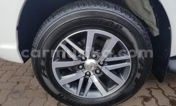 Buy Used Toyota Hilux White Car in Harare in Harare Buy Used Toyota Hilux White Car in Harare in Harare