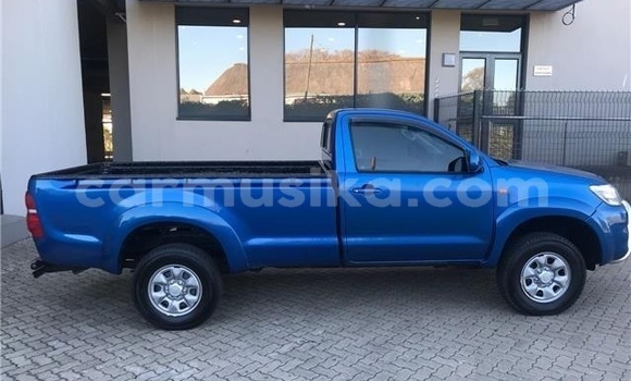Buy Used Toyota Hilux Blue Car in Harare in Harare Buy Used Toyota Hilux Blue Car in Harare in Harare