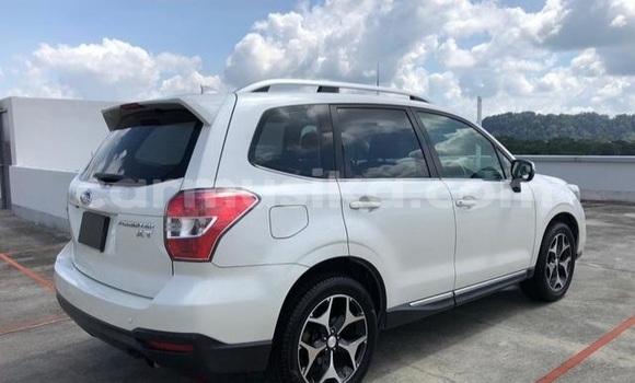 Acheter Occasion Voiture Subaru Traviq Blanc à Beitbridge, Matabeleland South Acheter Occasion Voiture Subaru Traviq Blanc à Beitbridge, Matabeleland South