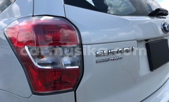 Acheter Occasion Voiture Subaru Traviq Blanc à Beitbridge, Matabeleland South Acheter Occasion Voiture Subaru Traviq Blanc à Beitbridge, Matabeleland South