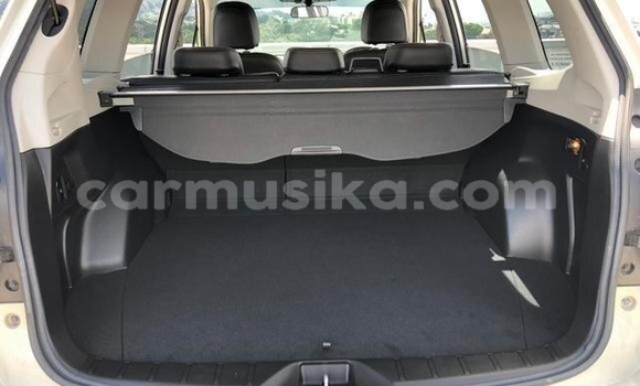 Acheter Occasion Voiture Subaru Traviq Blanc à Beitbridge, Matabeleland South Acheter Occasion Voiture Subaru Traviq Blanc à Beitbridge, Matabeleland South