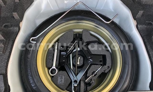 Acheter Occasion Voiture Subaru Traviq Blanc à Beitbridge, Matabeleland South Acheter Occasion Voiture Subaru Traviq Blanc à Beitbridge, Matabeleland South