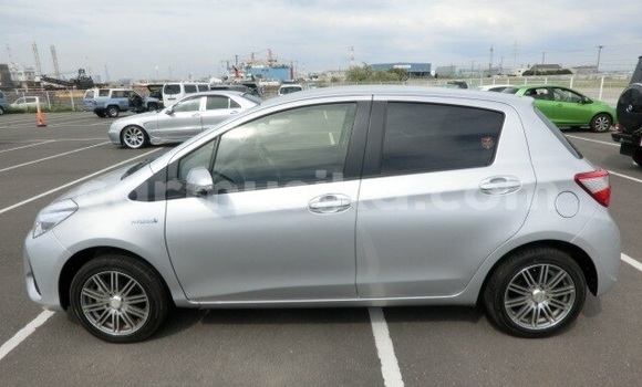 Buy Used Toyota Vitz Silver Car in Beitbridge in Matabeleland South Buy Used Toyota Vitz Silver Car in Beitbridge in Matabeleland South