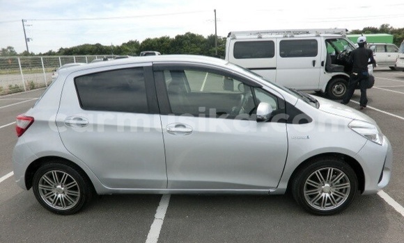 Buy Used Toyota Vitz Silver Car in Beitbridge in Matabeleland South Buy Used Toyota Vitz Silver Car in Beitbridge in Matabeleland South