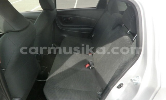 Buy Used Toyota Vitz Silver Car in Beitbridge in Matabeleland South Buy Used Toyota Vitz Silver Car in Beitbridge in Matabeleland South