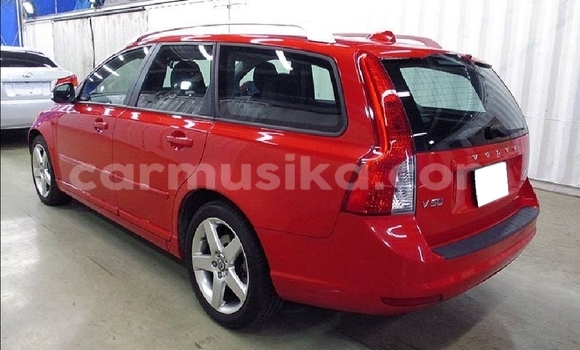 Acheter Occasion Voiture Volvo V50 Rouge à Beitbridge, Matabeleland South Acheter Occasion Voiture Volvo V50 Rouge à Beitbridge, Matabeleland South