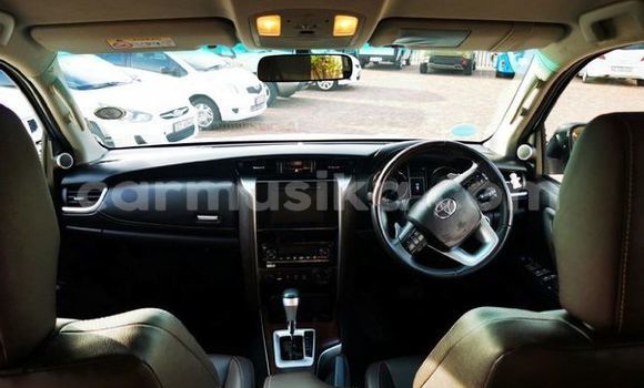 Acheter Occasion Voiture Toyota Fortuner Blanc à Harare, Harare Acheter Occasion Voiture Toyota Fortuner Blanc à Harare, Harare