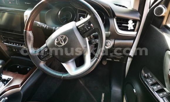 Acheter Occasion Voiture Toyota Fortuner Blanc à Harare, Harare Acheter Occasion Voiture Toyota Fortuner Blanc à Harare, Harare