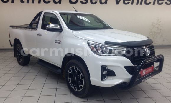 Buy Used Toyota Hilux White Car in Harare in Harare