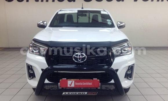 Tenga Tsaru Toyota Hilux Chena Mota in Harare in Harare Tenga Tsaru Toyota Hilux Chena Mota in Harare in Harare