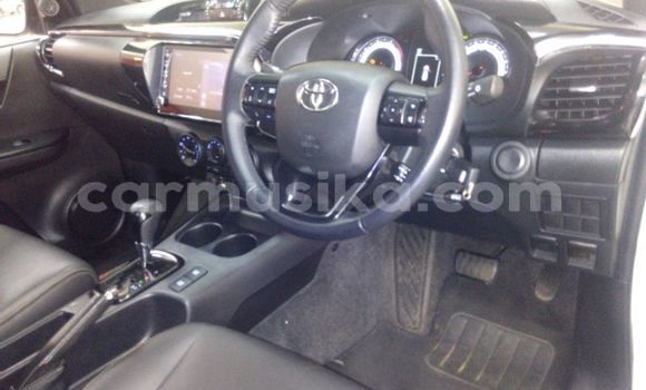 Tenga Tsaru Toyota Hilux Chena Mota in Harare in Harare Tenga Tsaru Toyota Hilux Chena Mota in Harare in Harare