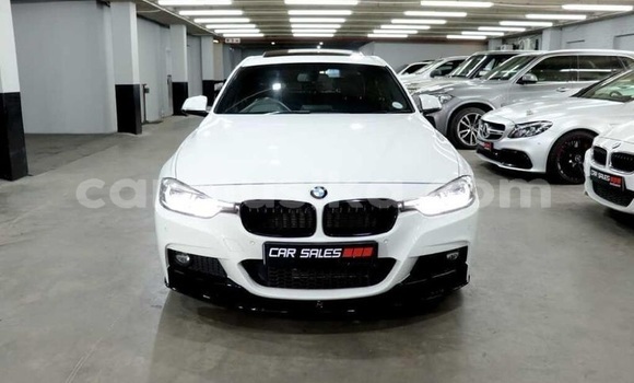 Tenga Tsaru BMW 3–Series Chena Mota in Beitbridge in Matabeleland South Tenga Tsaru BMW 3–Series Chena Mota in Beitbridge in Matabeleland South