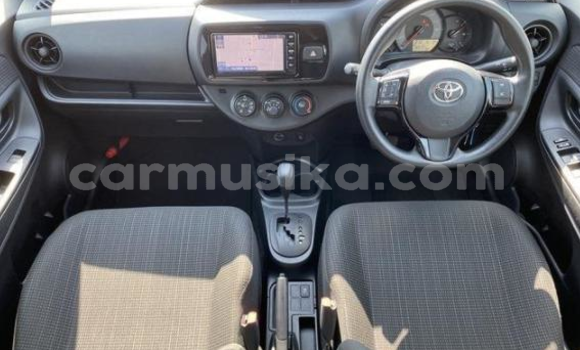 Acheter Occasion Voiture Toyota Vitz Gris à Beitbridge, Matabeleland South Acheter Occasion Voiture Toyota Vitz Gris à Beitbridge, Matabeleland South